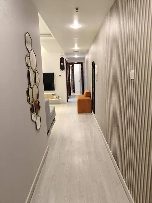 Апартаменты Large 1Br With Great View Дубай